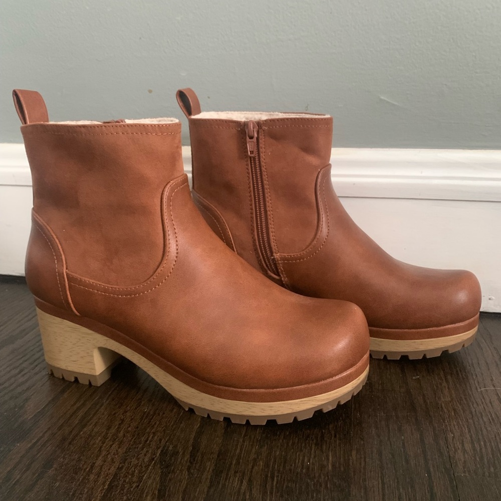 Universal Thread Maisie Clog Boots, Cognac Brown, size 8.5